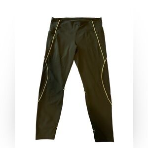 Old Navy High-Rise Go Dry leggings, dark green & light green piping and pockets